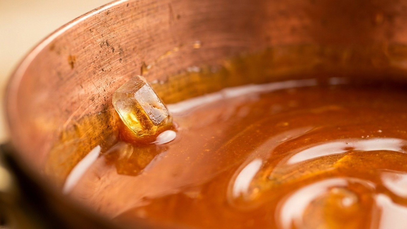 « Je pensais que c'était juste du sucre fondu » : pourquoi un cristal décroché de la paroi condamne tout votre caramel en ...
